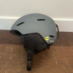 SMITH Mission Ski Helmet